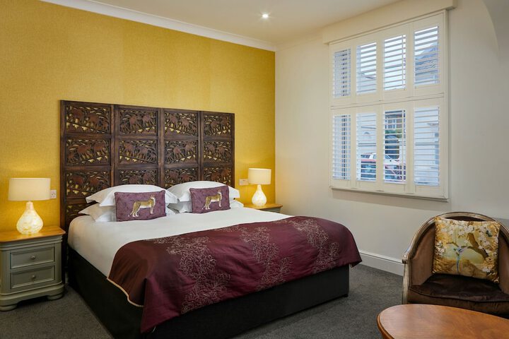 Room 10 of 38