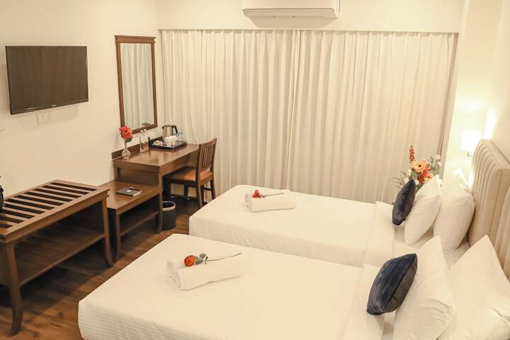 Room 9 of 36