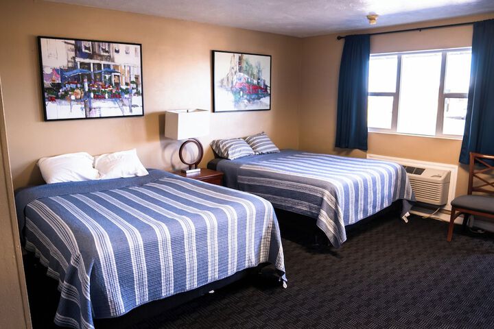 Room 4 of 7