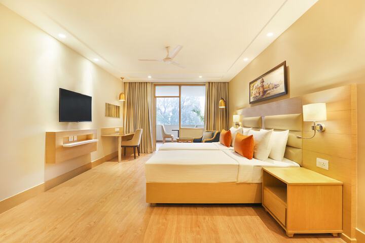 Room 9 of 42