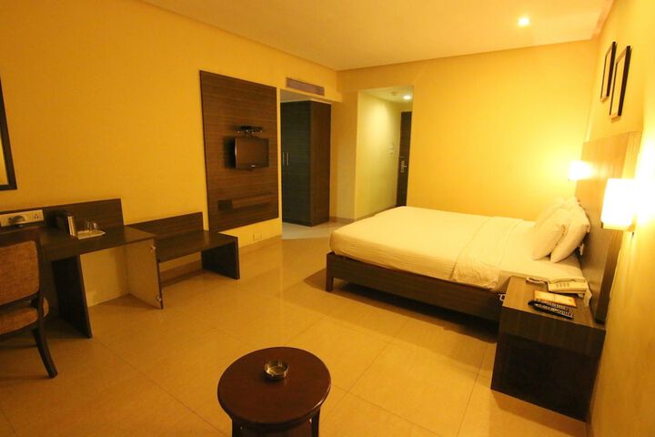Room 14 of 33