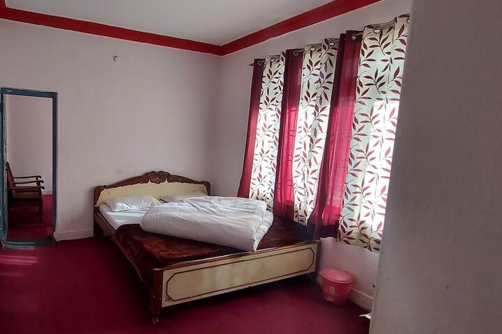 Room 7 of 14