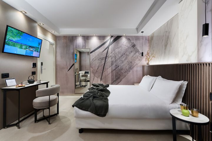 Room 46 of 100