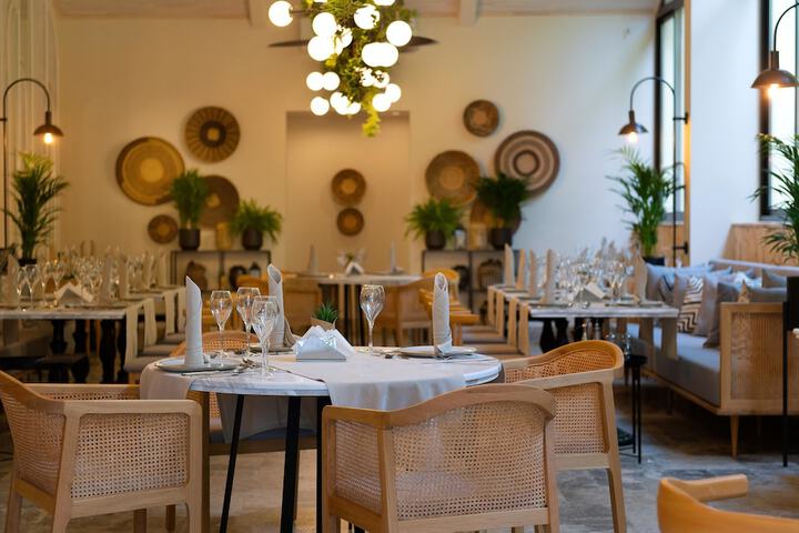 Dining 121 of 203