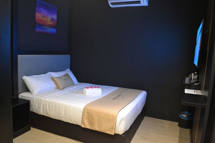 Room 8 of 73