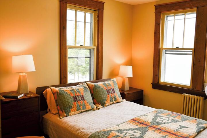 Room 4 of 34