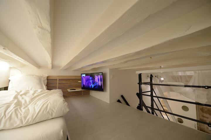 Room 260 of 648