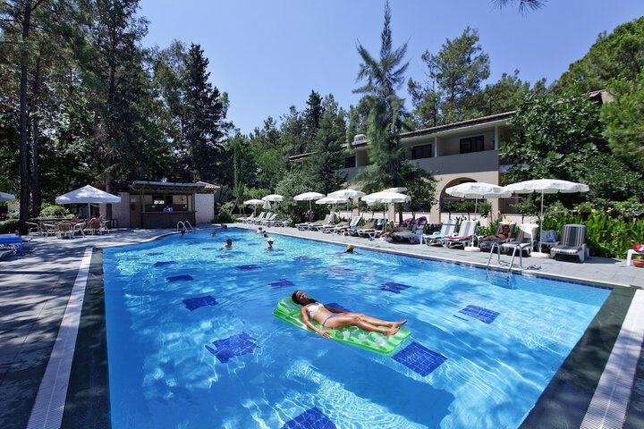 Hotel with Pool