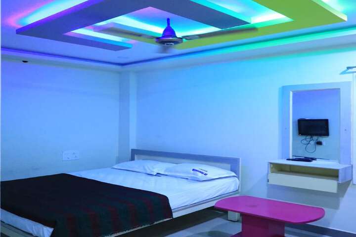 Room 6 of 14