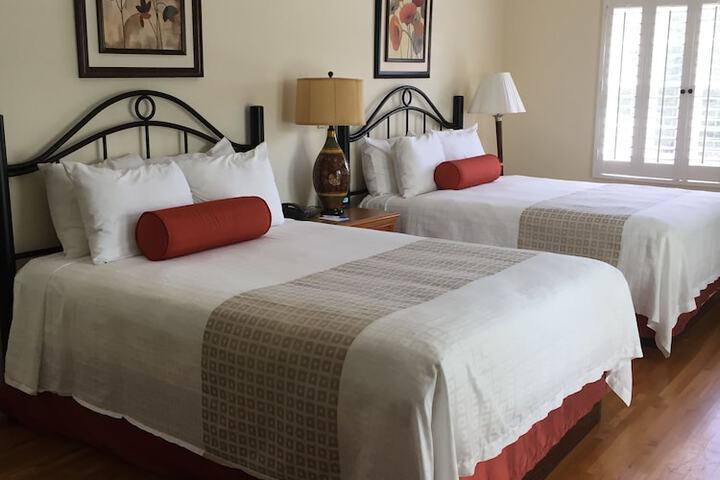 Room 15 of 221