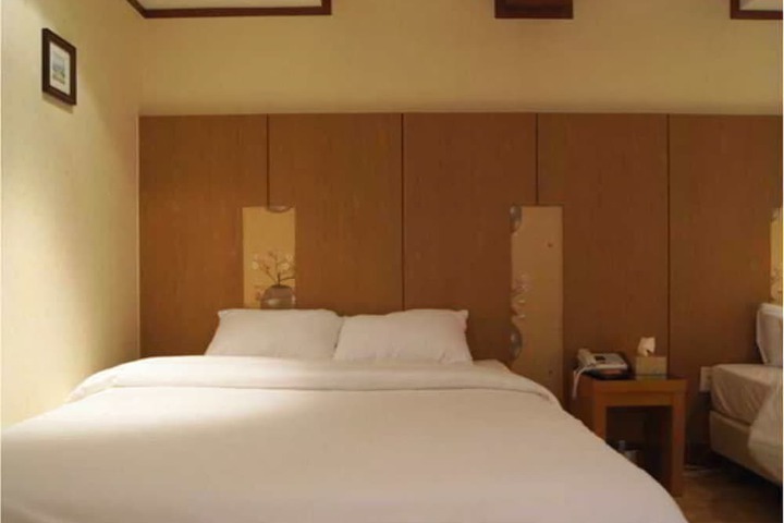 TOBIN TOURIST HOTEL