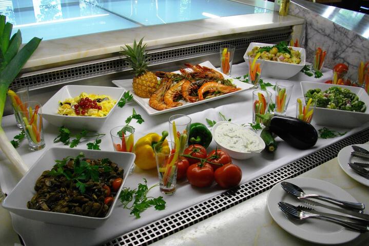Dining 34 of 46