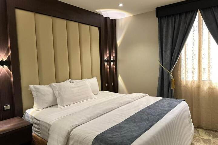 Room 16 of 80