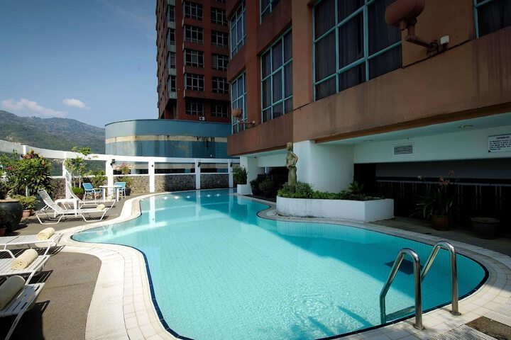Hotel Pool