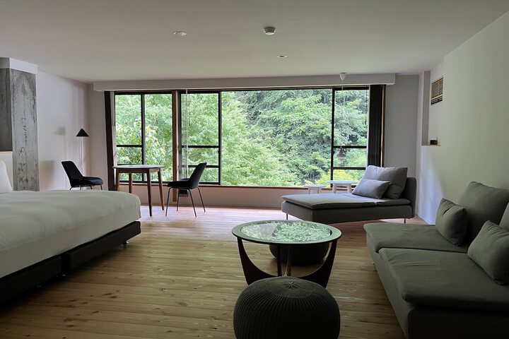 Room 27 of 85