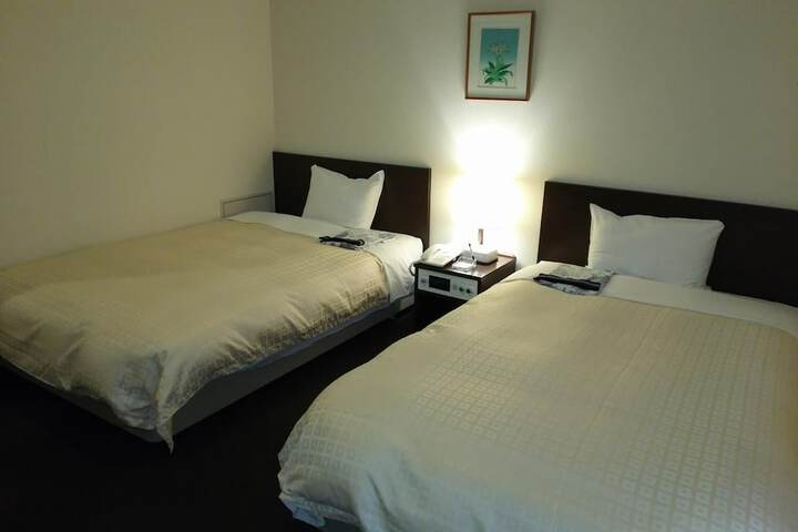Room 13 of 31