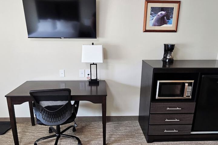 Room 6 of 37