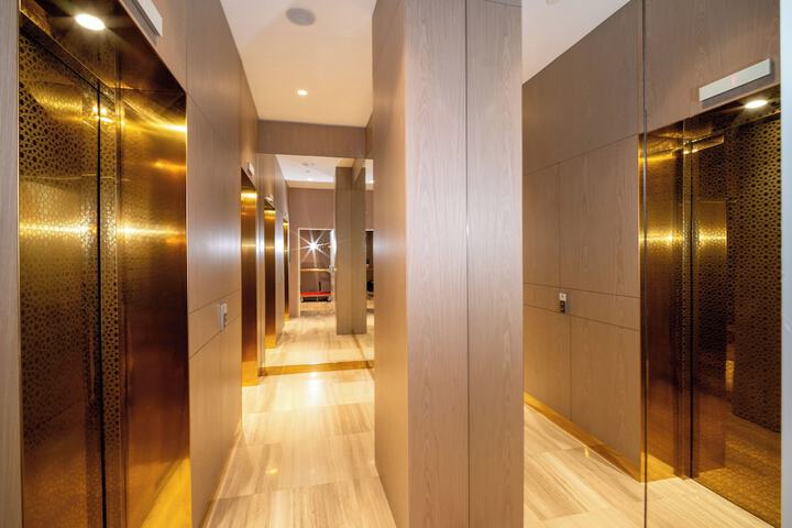 Ballroom/Hall 163 of 170