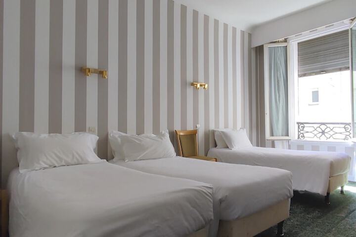 Room 47 of 86