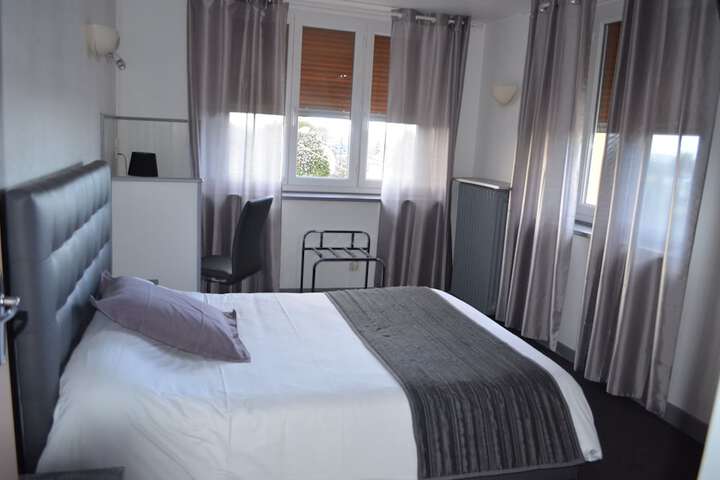 Room 9 of 31