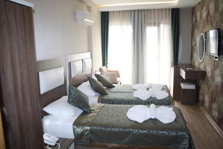 Room 14 of 32