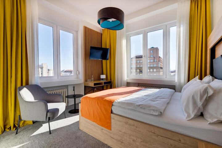 Room 18 of 39