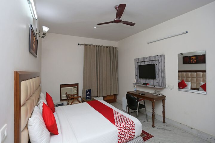 Room 7 of 26