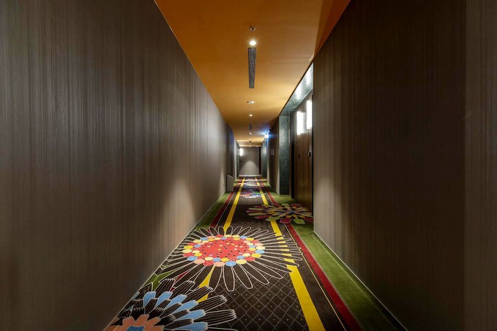 Ballroom/Hall 65 of 80