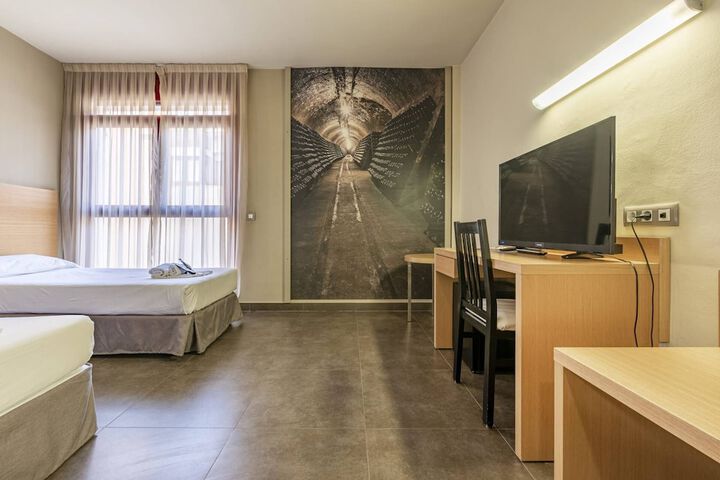 Room 5 of 27
