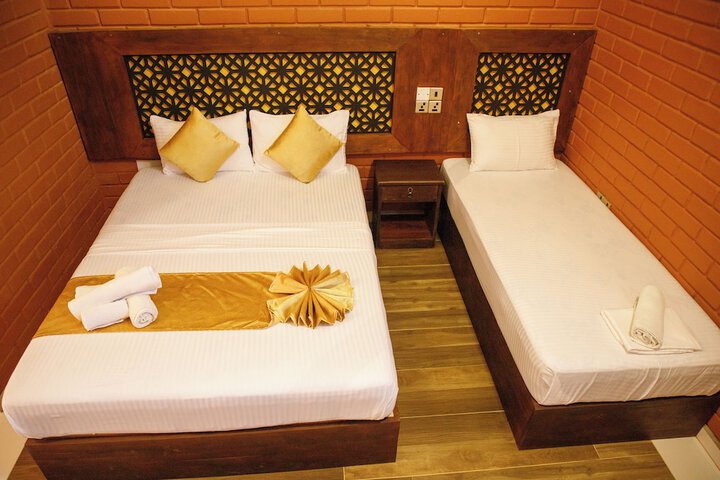 Room 4 of 15