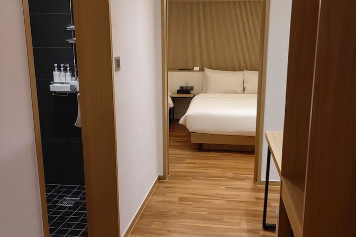 Room 54 of 59
