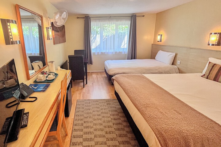 Room 51 of 74