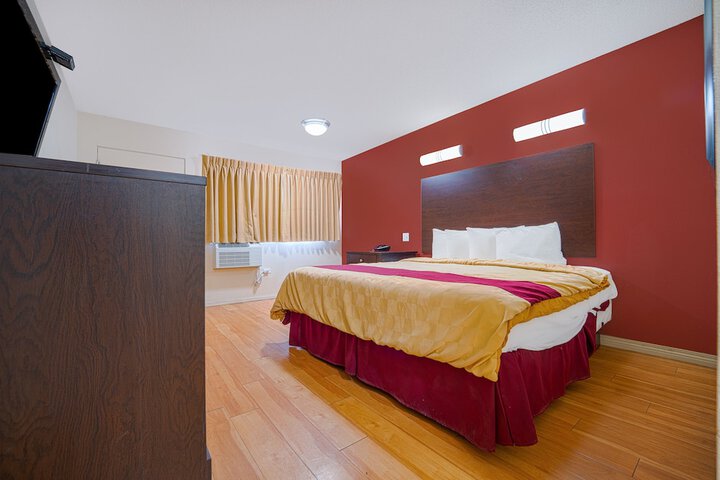 Room 6 of 30