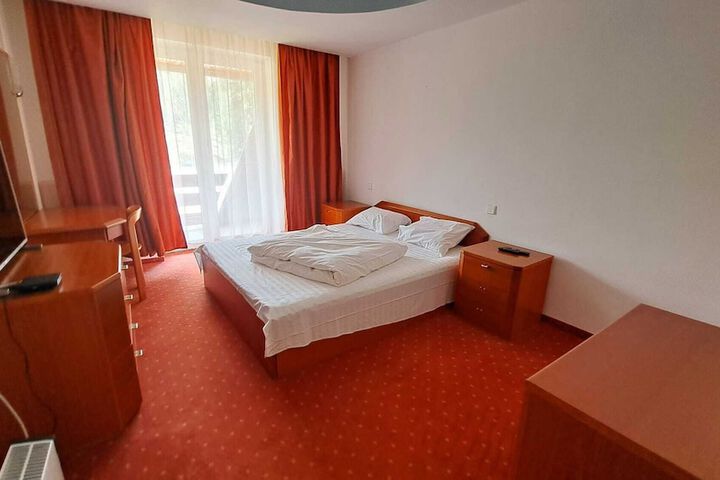 Room 14 of 28