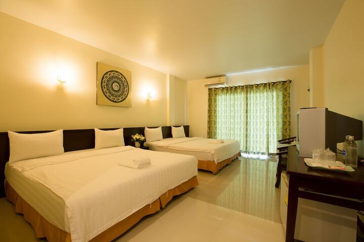 Room 2 of 36