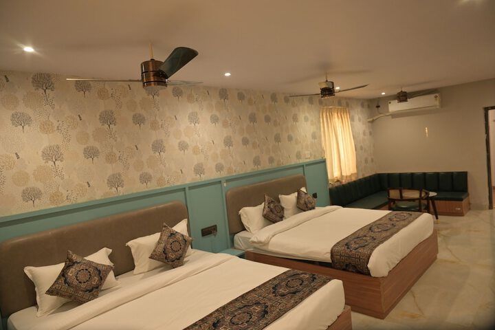 Room 38 of 62
