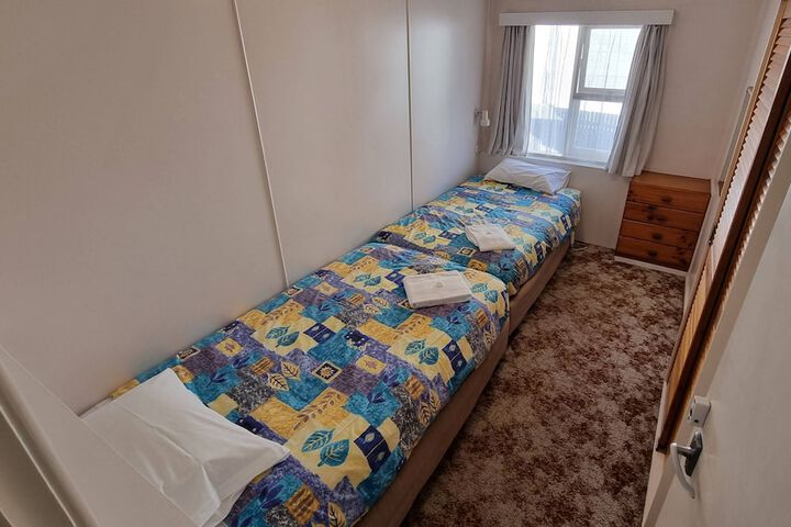 Room 4 of 69