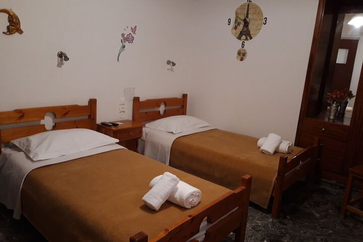 Room 14 of 76
