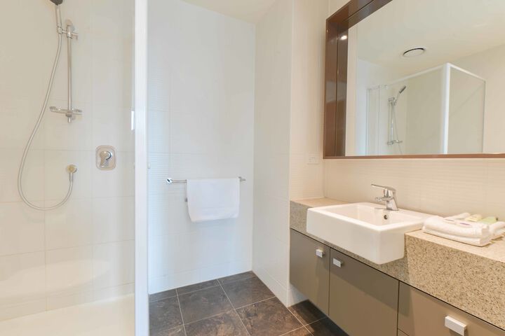 Room 12 of 27