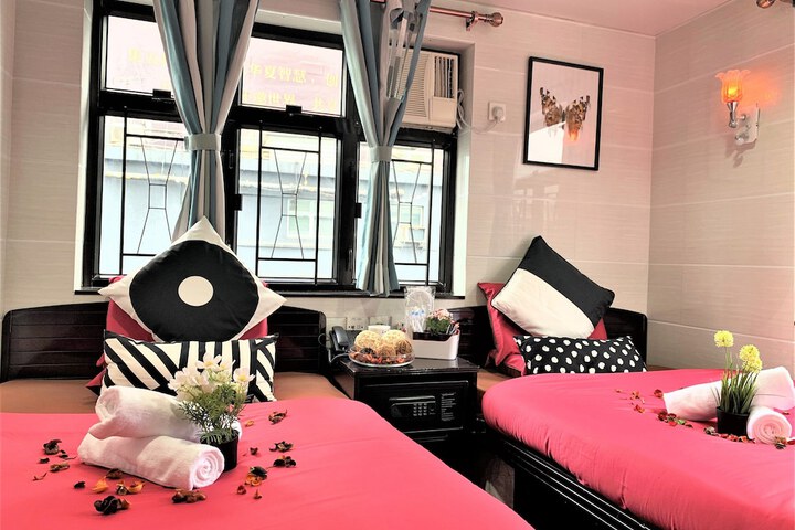Room 18 of 32