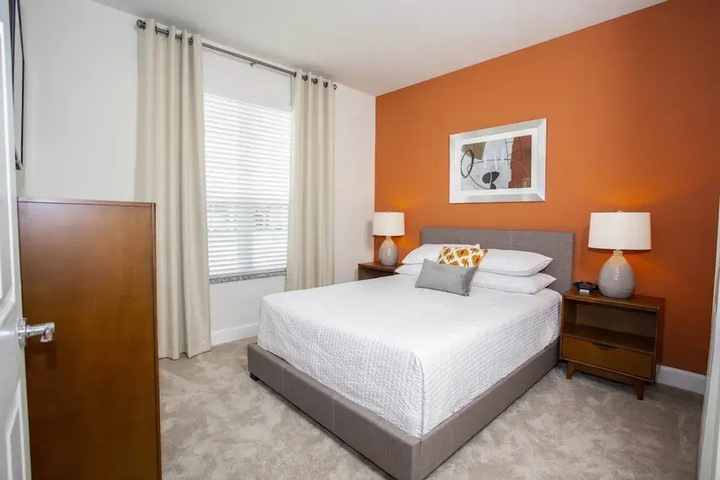 Room 3 of 21