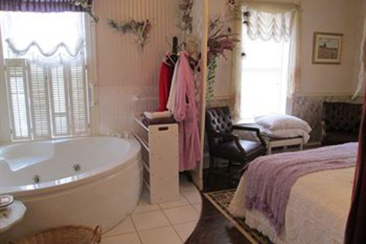 Room 14 of 22