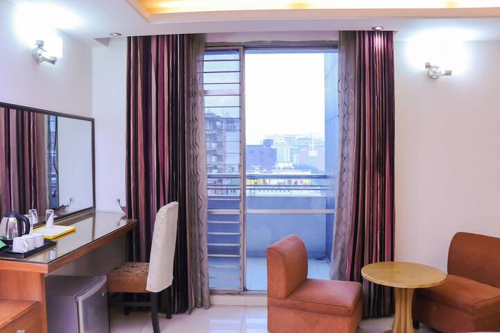 Room 35 of 48