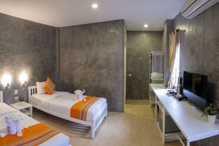 Room 14 of 33