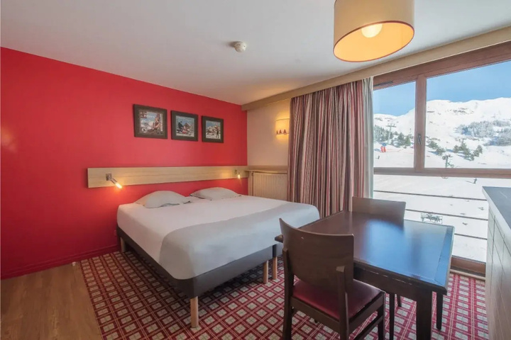 Room 4 of 17