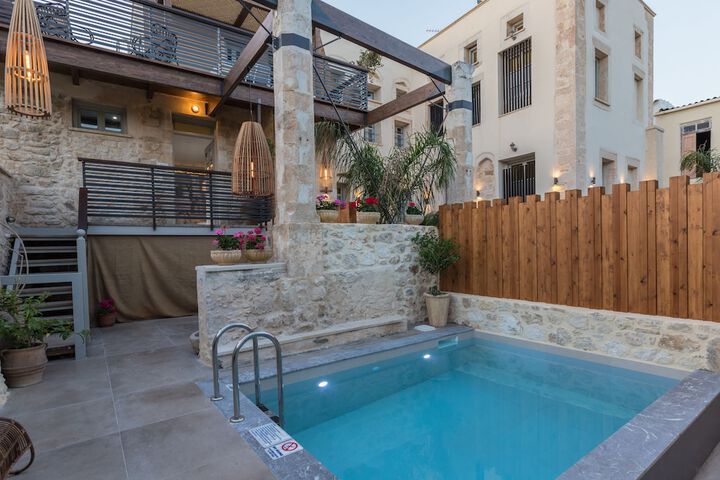 Pool 61 of 69