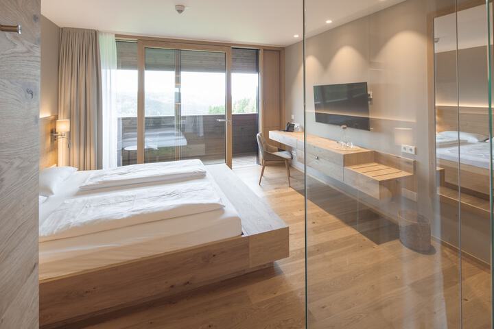 Room 18 of 74