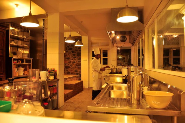 Dining 5 of 7
