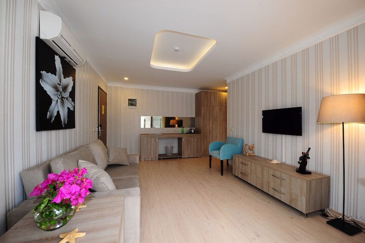 Room 8 of 31