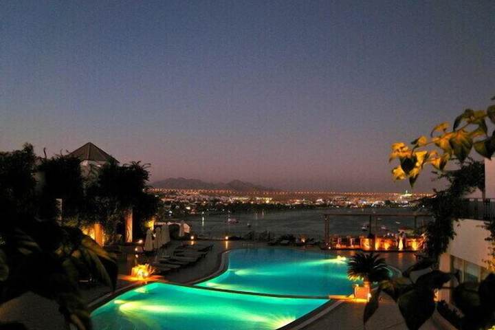Pool Hotel